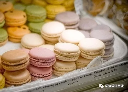 一見(jiàn)傾心，一口難忘，網(wǎng)紅甜品琉璃三彩，一秒甜進(jìn)你心底！