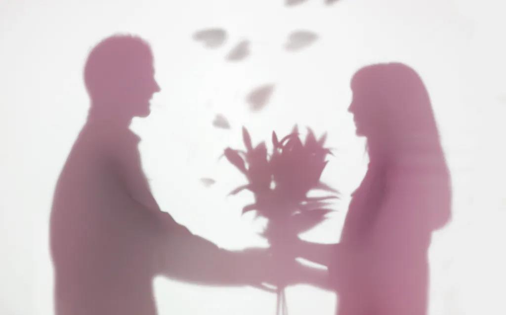 河岸邊，水云處，一生摯愛(ài)，城熟可期！