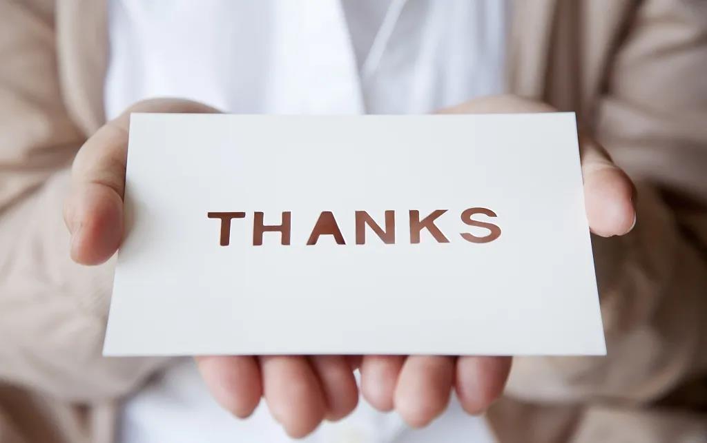 紙墨有聲，裁寄師恩丨開(kāi)學(xué)季，親手將這份禮物送給老師吧！